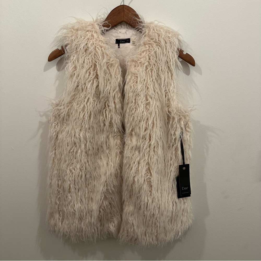 NWT Dex Faux Fur Cream Nude Fuzzy Outer Vest with Pockets Boho Neutral Fashion